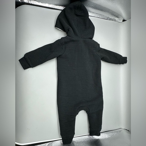 Air Jordan Infant Size 9/12 Months Black Romper w/Hood - Picture 3 of 5